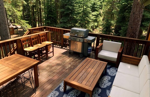 Carnelian Bay Cabin | Soothing cabin with WiFi in Carnelian Bay-5 bedrooms available-10 guests-no pets
