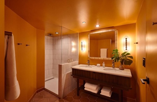 Coconut Grove Hotel | Soothing Escape w/Rooftop Pool and Breakfast Options in Coconut Grove, 3 Rooms