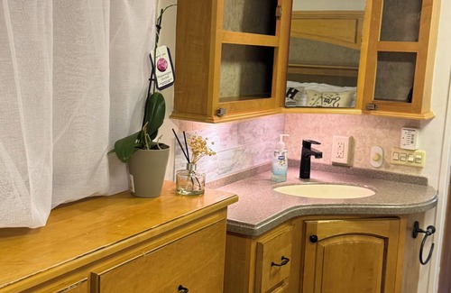 Largo House | Soothing RV with AC in Largo