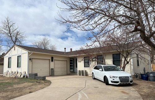 Willow Park House | Soothing Soak, Modern Romantic Luxury Townhome!