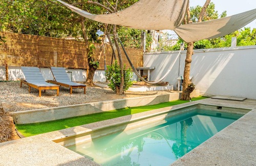 Brisas de Zicatela Apartment | Soothing Studio “Erizo” + Pool, Hammocks & Rooftop