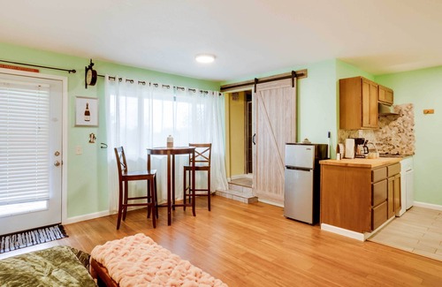 Smith River Apartment | Soothing Studio w/Lush Views: 2 Mi to Beach!