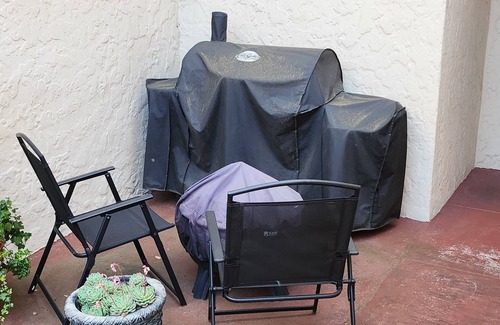 Central San Mateo House | Soothing townhome with fitness room in San Mateo. 10 mins from sfo airport.