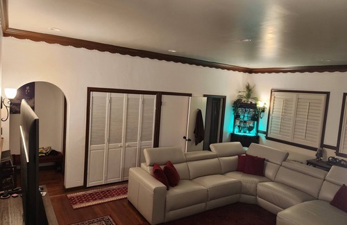 Central San Mateo House | Soothing townhome with fitness room in San Mateo. 10 mins from sfo airport.