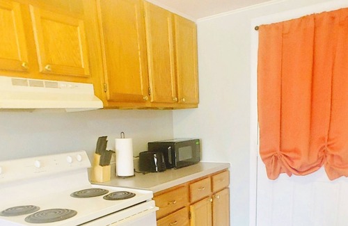 Hamilton Apartment | Sophia in Quilt Town, USA!