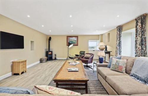 Medbourne House | Sophie's Barn - Hot Tub Packages Available