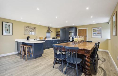 Medbourne House | Sophie's Barn - Hot Tub Packages Available