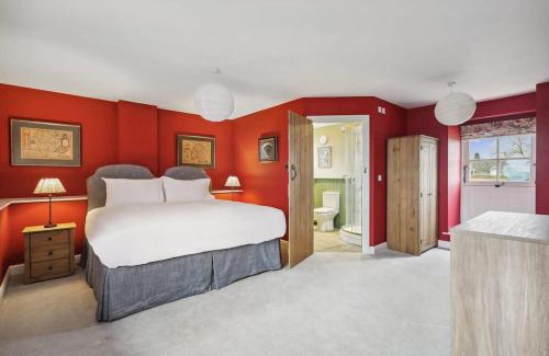 Medbourne House | Sophie's Barn - Hot Tub Packages Available