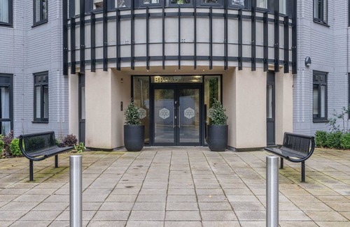 Barnt Green Apartment | Sophisticated 2 Bedroom apartment in Solihull, NEC