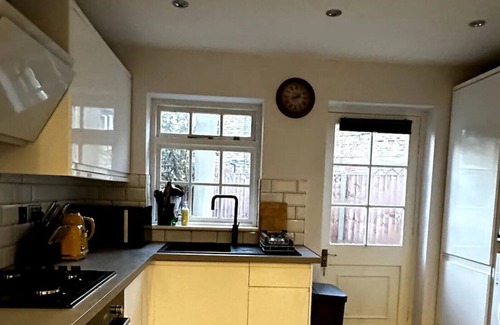 Southfields Apartment | Sophisticated 2BD Flat - Southfields