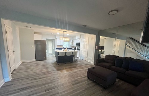 Carrollwood House | Sophisticated and Elegant 4/2.5 House