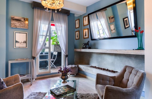 Financial District Apartment | Sophisticated Apt at famous fashion designer home with balcony