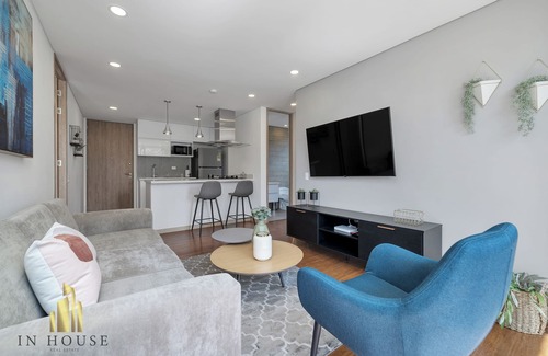 El Castillo Apartment | Sophisticated Apt with AC & gym - Campestre 704
