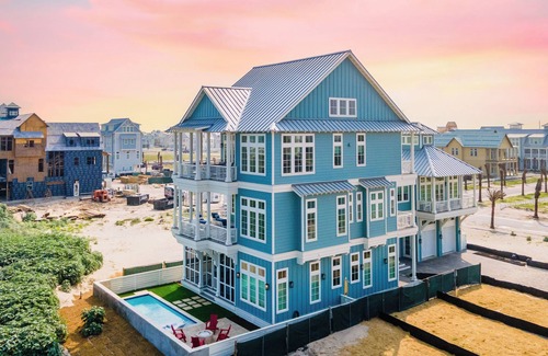Port Aransas House | Sophisticated Coastal Living Meets Family Comfort in This Gulf-Front Gem