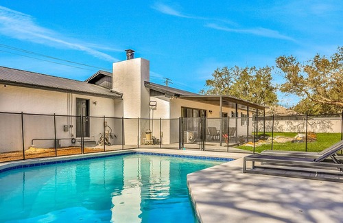 St. Augustine South House | Sophisticated dog-friendly home with pool, large enclosed yard, washer/dryer, AC