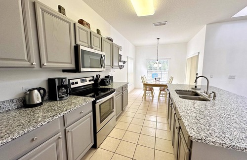 West Haven House | Sophisticated elegance in gated community, relax poolside!