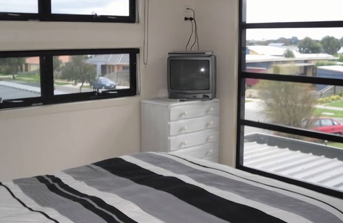Inverloch House | Sophisticated Family Getaway!