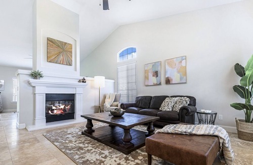 Raisin House | Sophisticated Ft. Washington Home for Traveling Prof. and Families