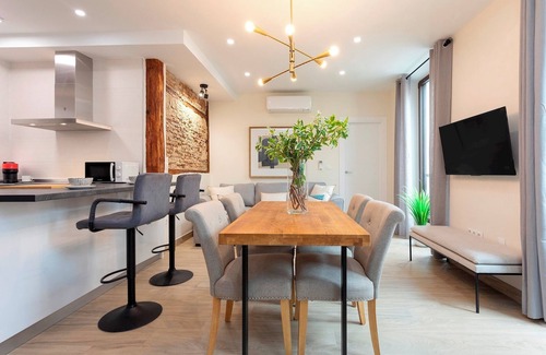 Central District Apartment | Sophisticated House with Terrace. Plaza del Realejo