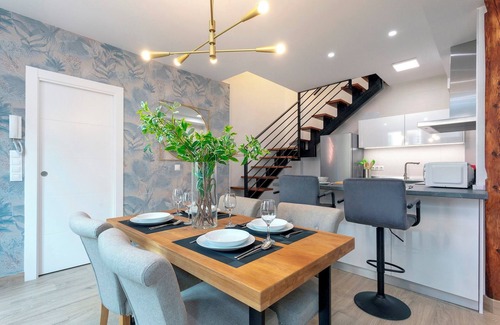 Central District Apartment | Sophisticated House with Terrace. Plaza del Realejo