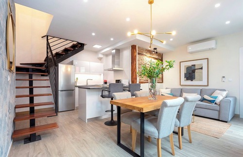 Central District Apartment | Sophisticated House with Terrace. Plaza del Realejo