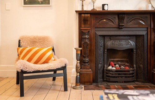 Elwood House | Sophisticated Style in Elwood walk to the beach