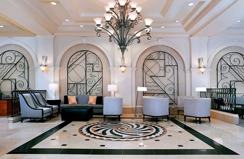 Park Shore Hotel | Sophisticated Suite with Shuttle to Clam Pass Beac