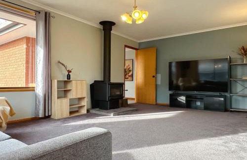 Sorell House | Sorell Sunlight Escape - 10 minutes from Airport
