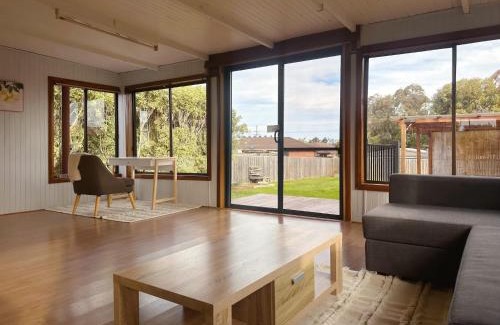 Sorell House | Sorell Sunlight Escape - 10 minutes from Airport