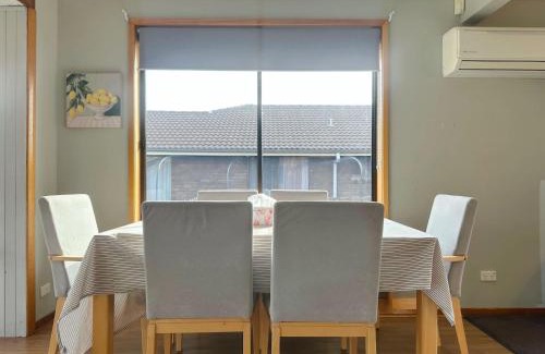 Sorell House | Sorell Sunlight Escape - 10 minutes from Airport