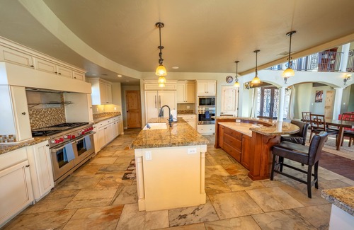 Cornville House | Sorelle Vineyard ~ Spectacular Estate