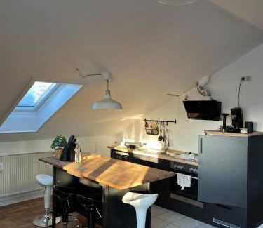 Ebersberg District Apartment | Sorglos in Poing - Oktoberfest, Messe München, Flughafen, Therme Erding