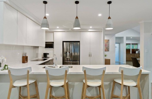 Port Douglas House | Sorrento By The Sea | 4 Bedrooms Close to Beach