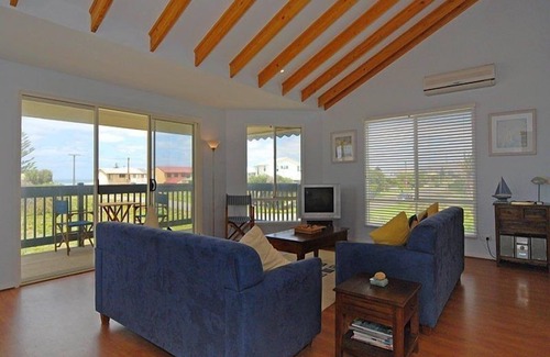 Middleton House | Sorrento Middleton - 190 Newell Ave - Pet Friendly