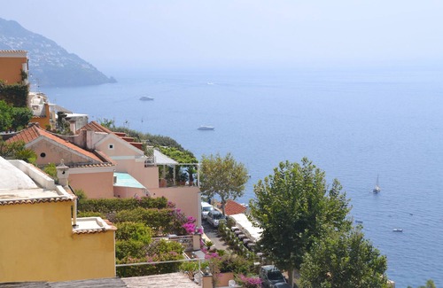 Positano Apartment | Sostella-Positano Center-Guest 7 Adults+1 Kids in 4 Bedrooms, 4 Baths- WiFi & AC
