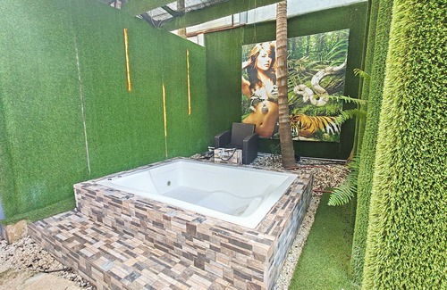 Villas Ana Maria Villa | Sosua Bachelor Party 21 to 23 BR Hollywood Style Mansions