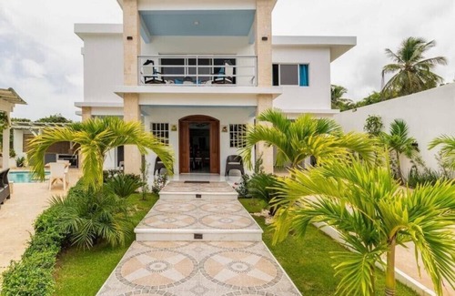 Sosua Villa | Sosua villa 12Br available for bachelor party, Luxury VIP transportation