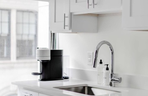 Center City East Apartment | Sosuite | 1BR Corner Loft w Park View, Gym, Lounge