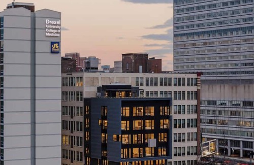 Logan Square Apartment | Sosuite | Corner 1BR Apt w Roof Deck, Gym, Laundry