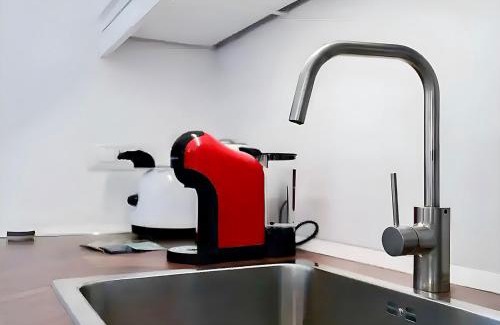 Tricolore Apartment | Sottocorno White, historic center, Milan