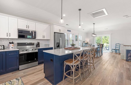 Monteray Shores House | Sound Dream: New Build | Pool & Hot Tub