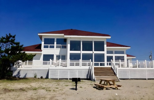 Kinnakeet House | SOUND FRONT/Kite-in/out Direct Beachfront Access Sunsets Best Kiteboard Spot