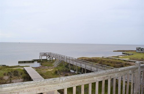 Spindrift Banks House | SOUND FRONT!, Kite-In/Out! Sunsets! Dock!