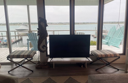 Topsail Beach Cottage | Sound front TOPSAIL TIME, dock, pet friendly, awesome view, a secret treasure
