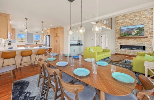 Wind Over Waves House | Soundfront Dog Friendly w/Pool, Hot Tub, Elevator, Private Windsports Access