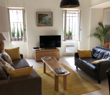 Quartier du Panier Apartment | Sous le Clocher