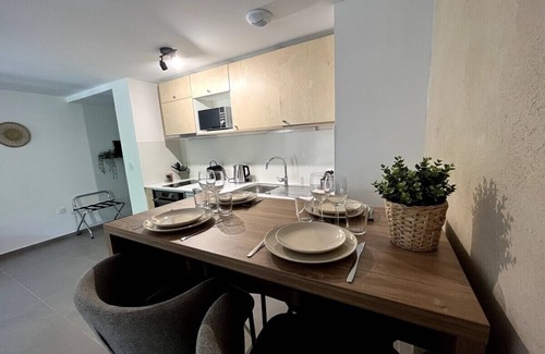 Velaux Apartment | Sous les platanes