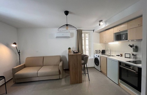 Velaux Apartment | Sous les platanes