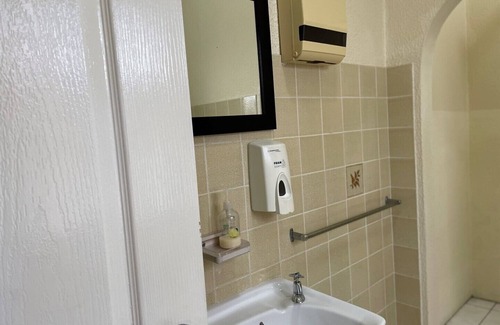 Berea Bed & Breakfast | South African home away from home - minutes away from beaches!