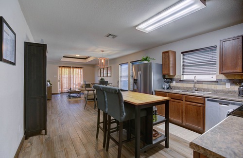 Manchaca House | South Austin Getaway | Great location | Backyard